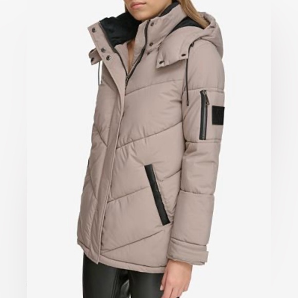 BNWT DKNY Puffer Jacket - Picture 2 of 3